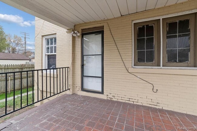 Building Photo - 5421 Toledo St