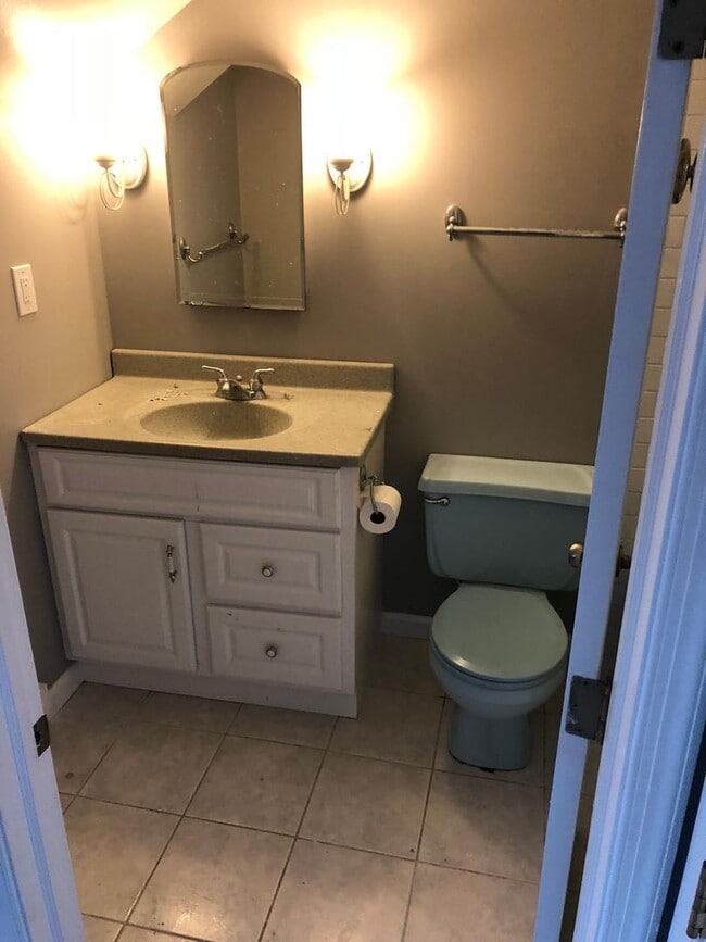 Building Photo - 3 bedroom 2 bath Home in Alburtis