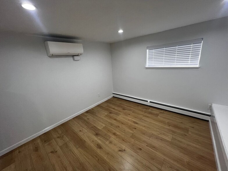 Building Photo - 25 Spruce St