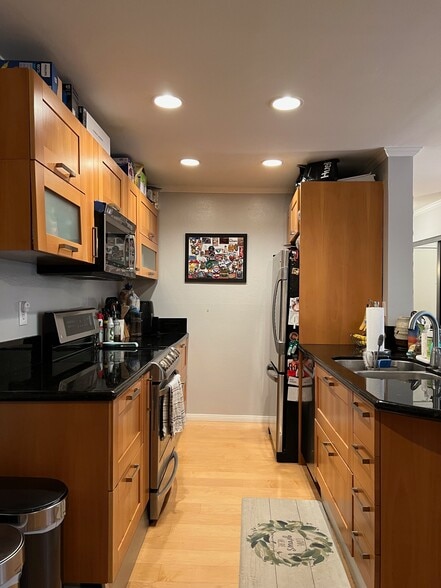 Building Photo - 8163 Redlands St