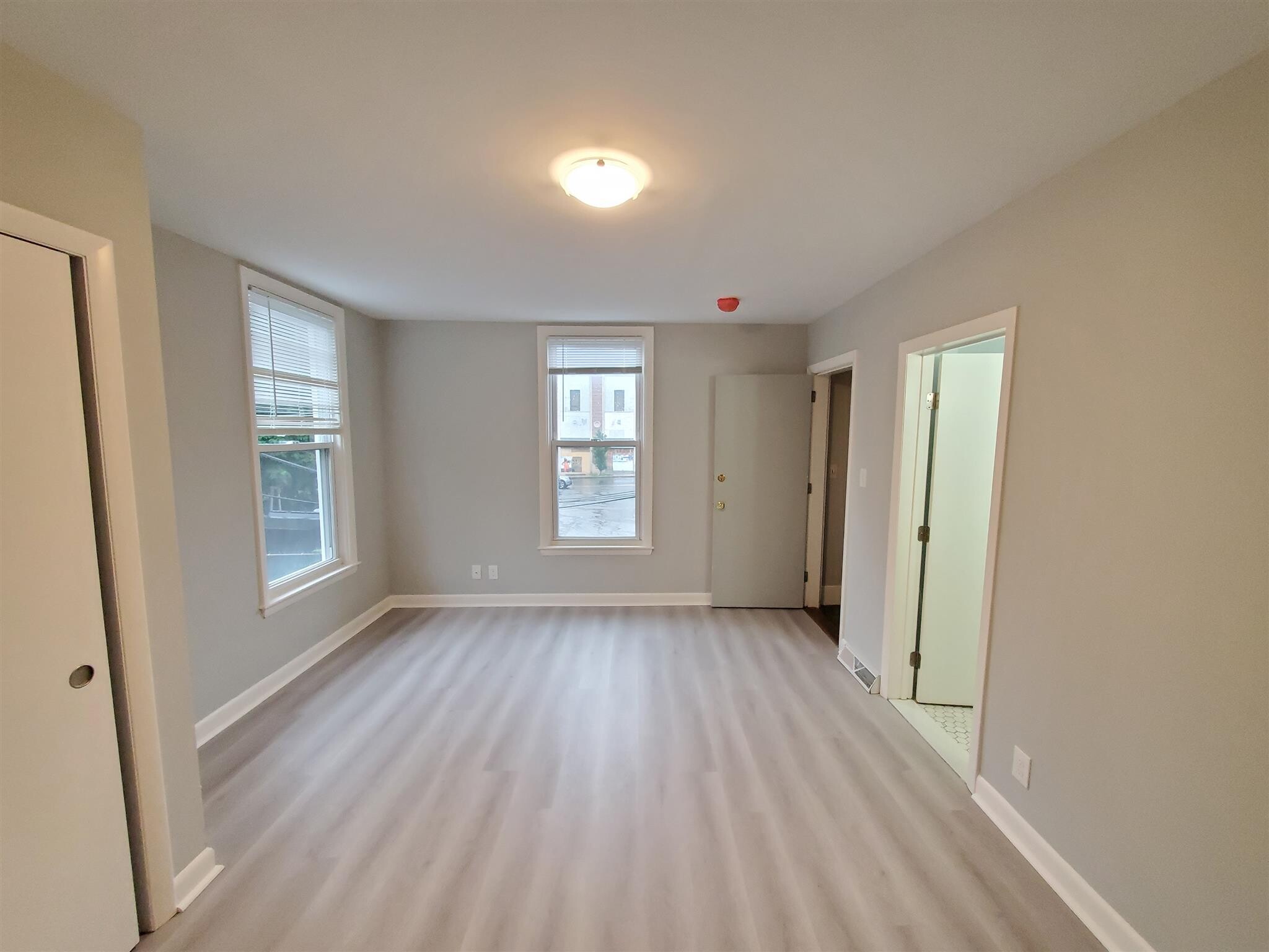 Building Photo - 146 Highland Ave