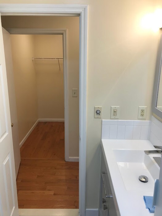 Walk in Closet ( Opposite Bathroom ) - 284 Thomas S Boyland St