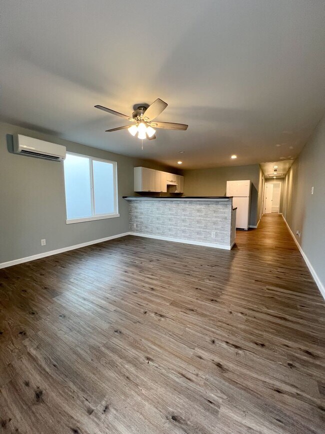 Building Photo - Move-In Special Available! Cozy 3-Bedroom,...