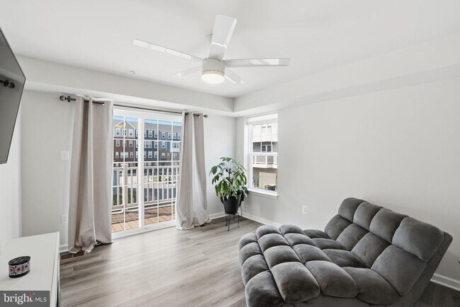 Building Photo - 10501 John Glenn St