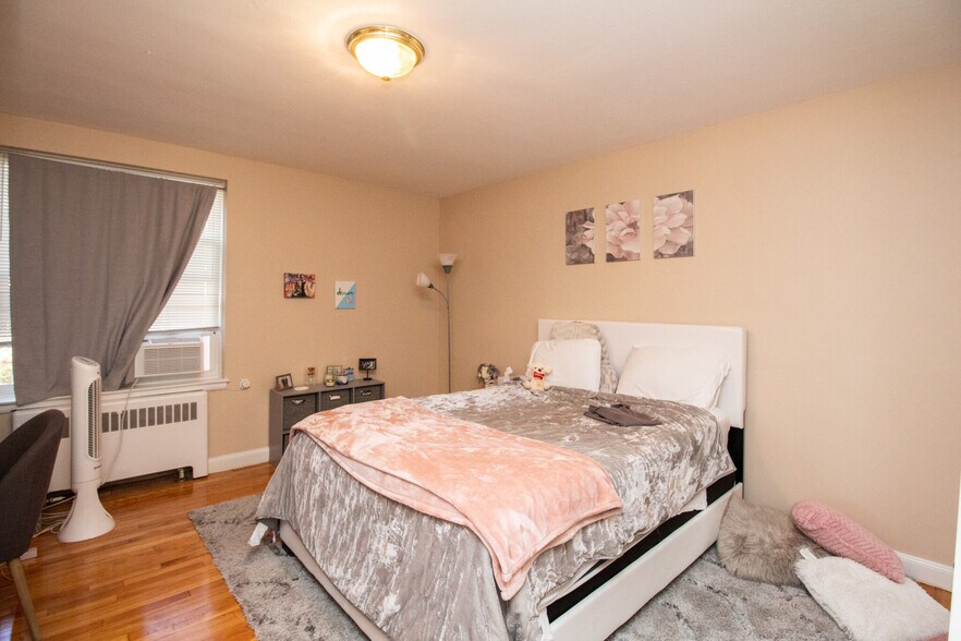 Building Photo - 38 Dean Rd