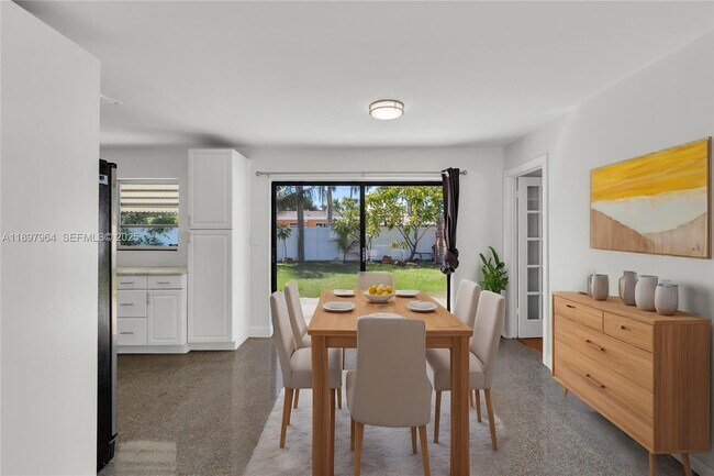 Building Photo - 2249 SW 34th Terrace