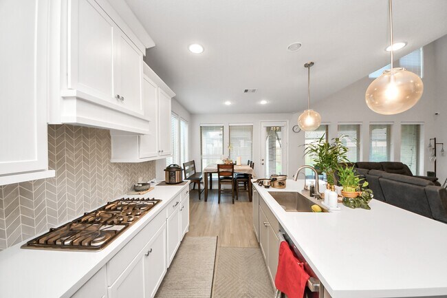 Building Photo - 5506 Onyx Fls Dr