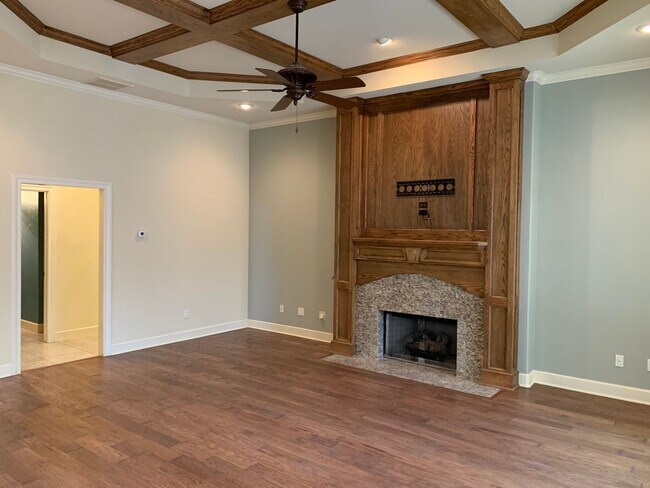 Building Photo - Luxury Garden Home In Tanglewood Terrace!!