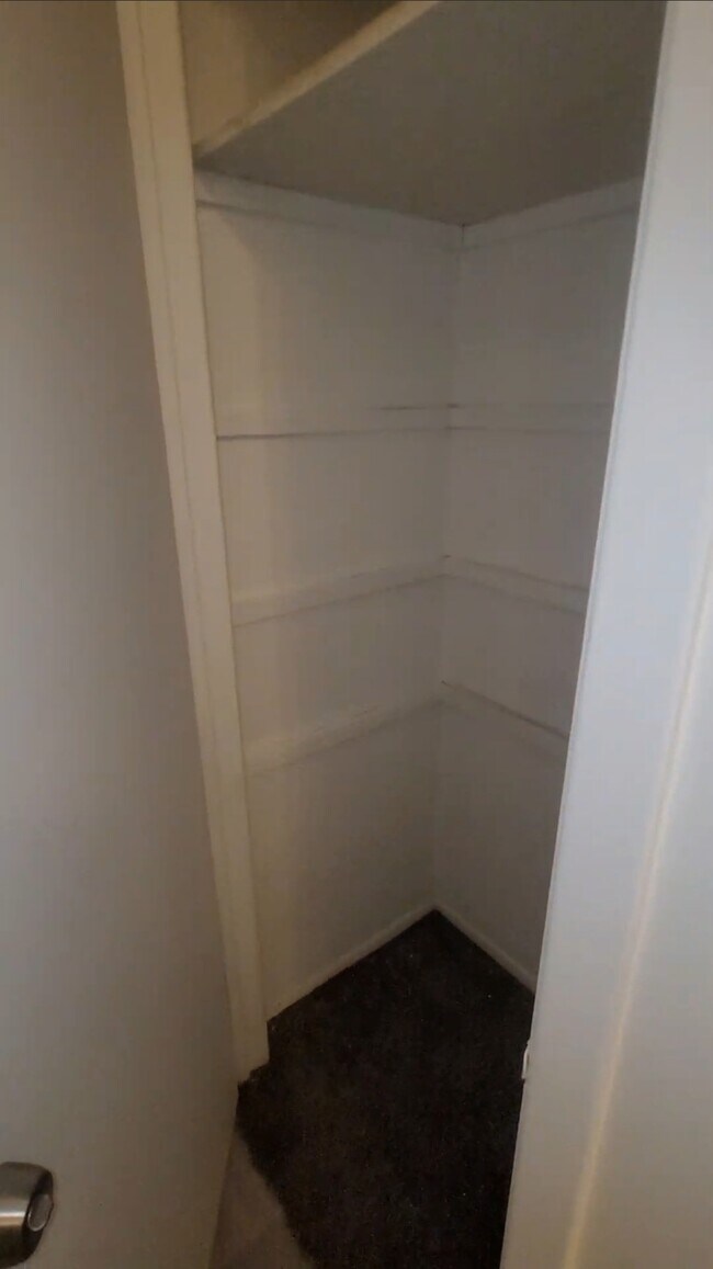 Building Photo - 1303 Morris Ct