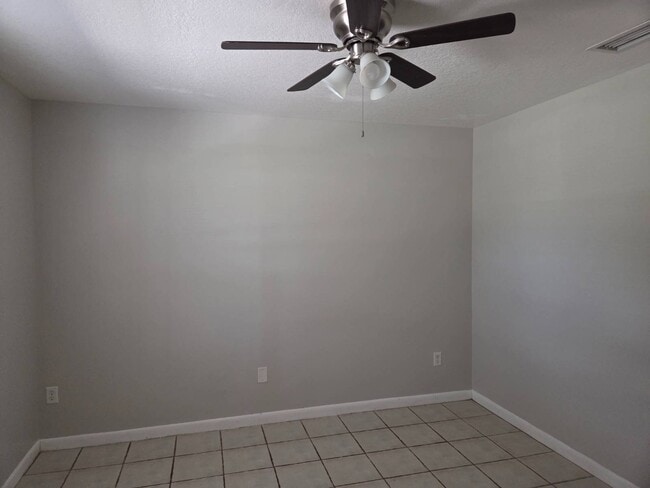Building Photo - 208 Mirador Dr