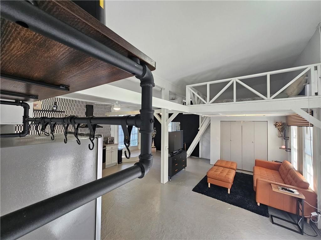 Building Photo - 74 Boulevard, B