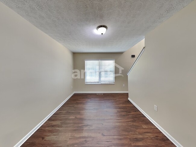 Building Photo - 5960 Driftwood Ct