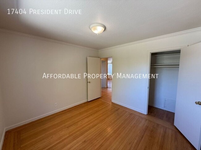 Building Photo - 17404 President Dr