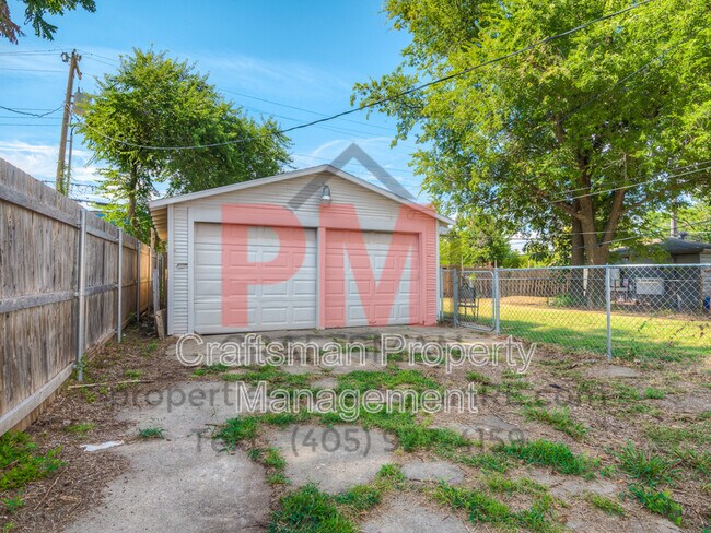 Building Photo - 1514 NW 18th St