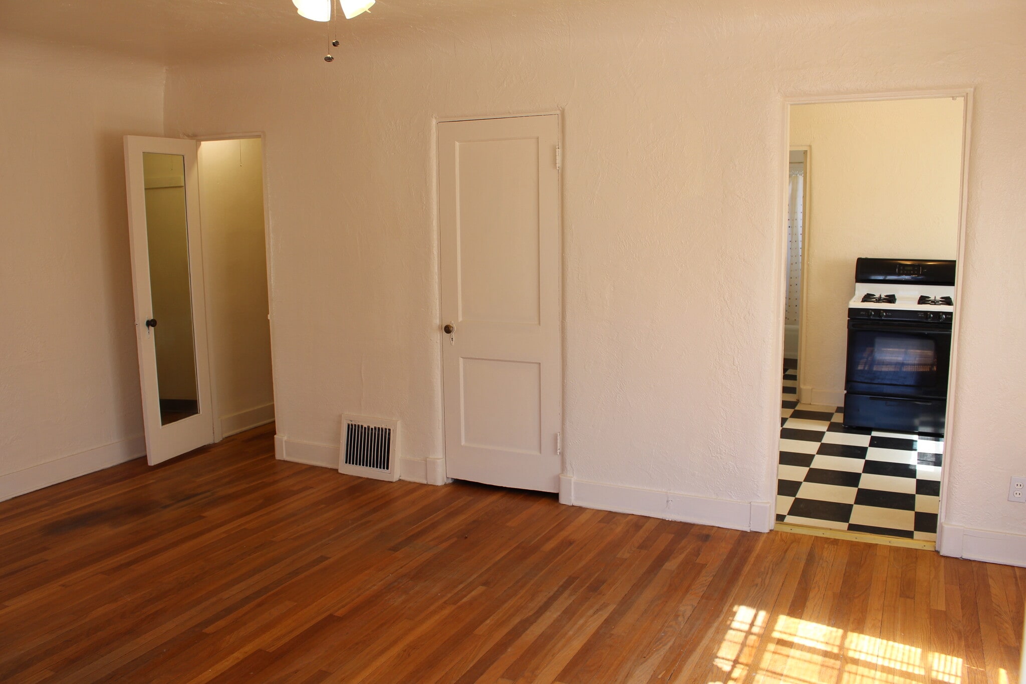 Closets for Storage - 214 Pine St SE