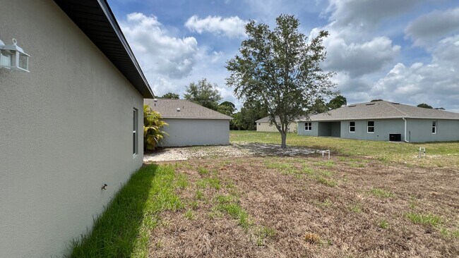 Building Photo - Stunning 3-Bed, 2-Bath Home in Palm Bay!
