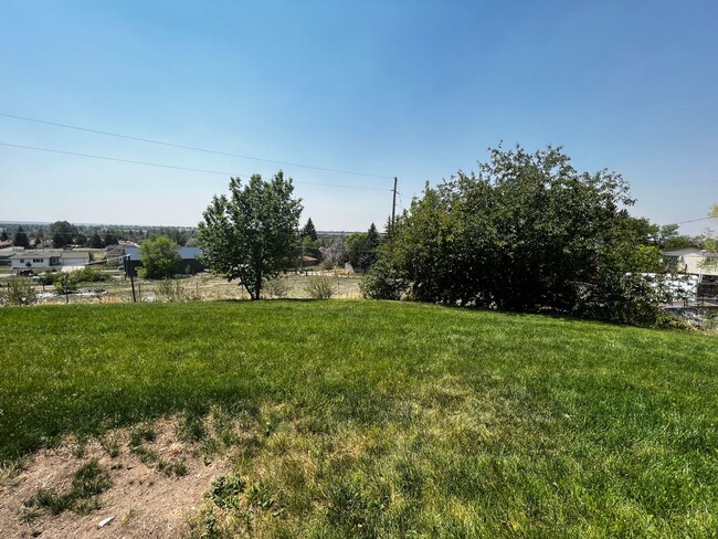 Building Photo - Beautiful Cheyenne Home!