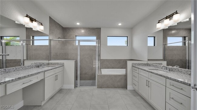 Building Photo - 1704 NW 38th Ave