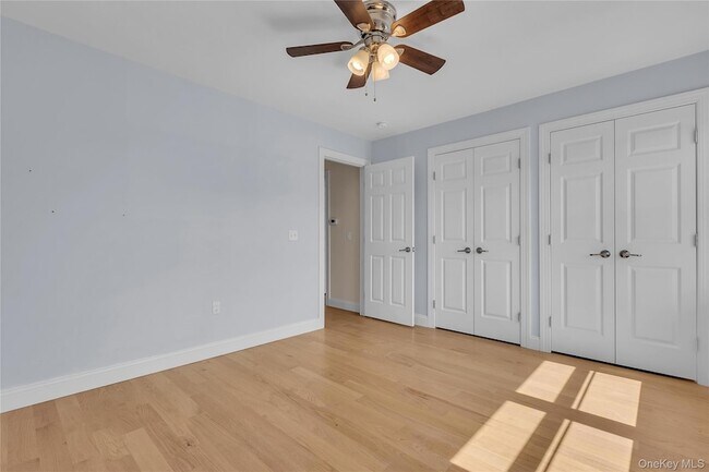 Building Photo - 31 Maple St