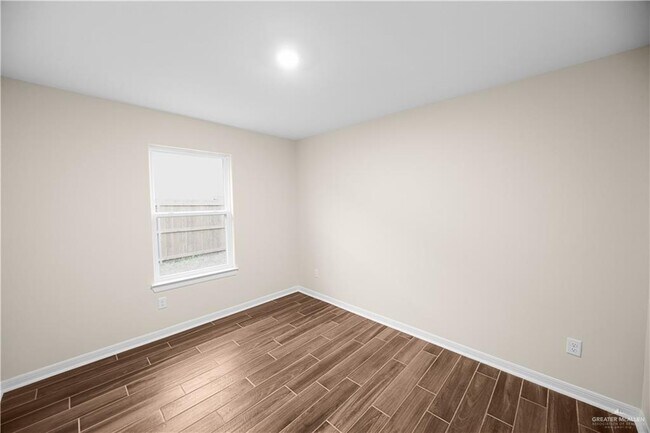 Building Photo - 30 Westcave Falls Ln