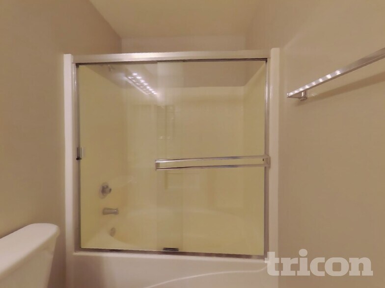 Building Photo - 9970 Brightridge Dr