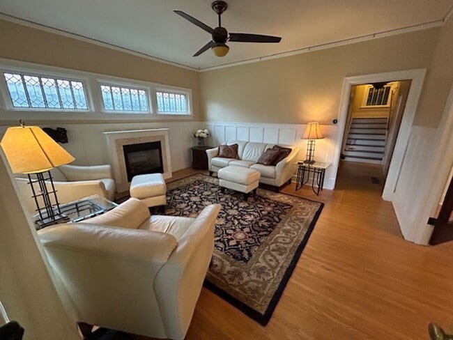 Building Photo - Whitefish 3 Bedroom partially furnished home with garage and private yard