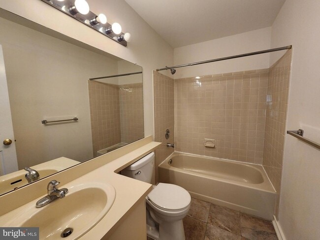 Building Photo - 57 Goodwin Dr