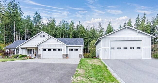 Building Photo - 26608 12th Dr NW