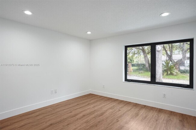 Building Photo - 6230 SW 112th St