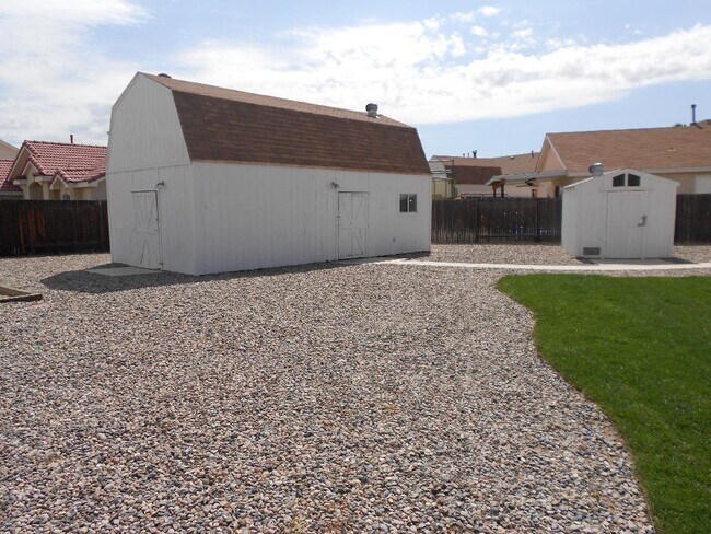 Building Photo - 4 Bedroom, 2.5 Bathroom! Lovely Home in Lo...