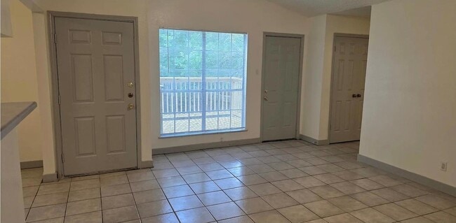 Building Photo - 375 Fantail Loop