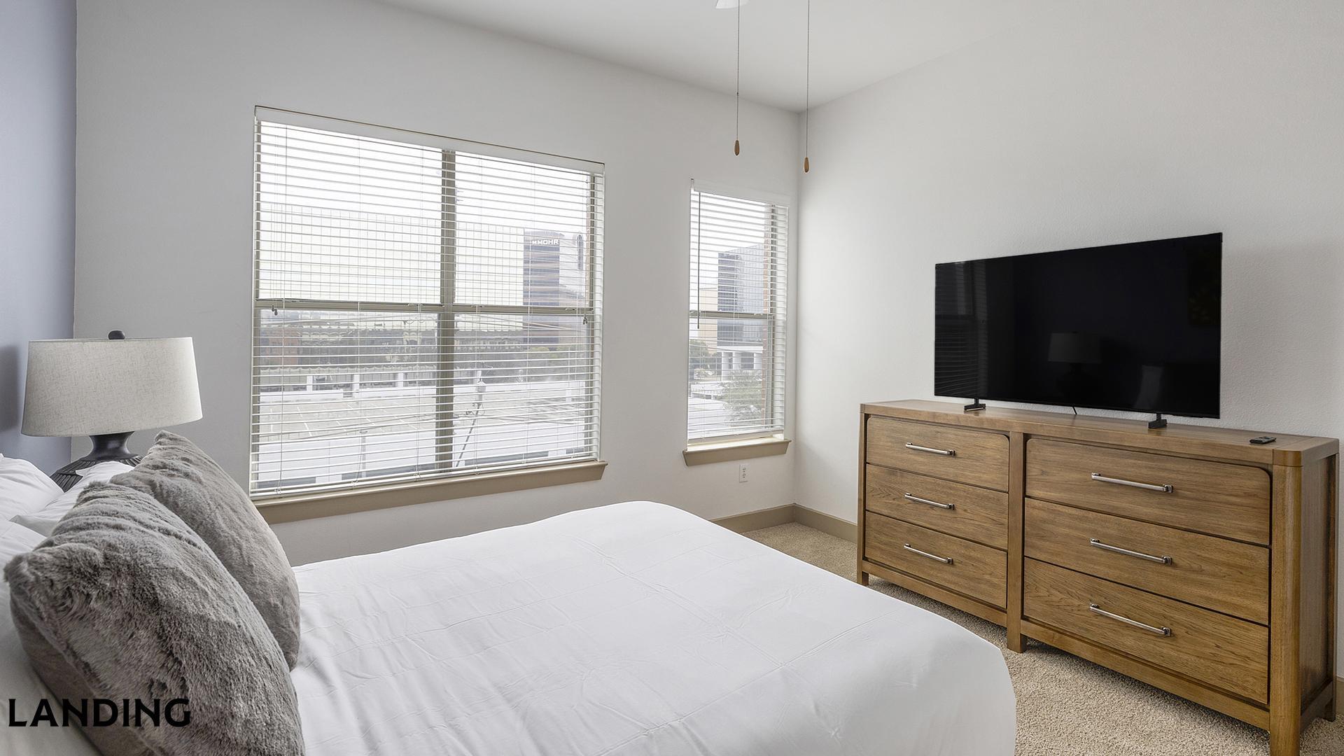 Building Photo - 5005 Galleria Dr