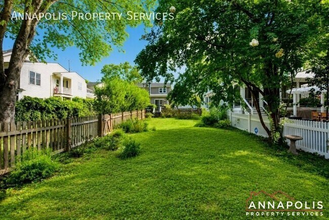 Building Photo - 424 First Street-