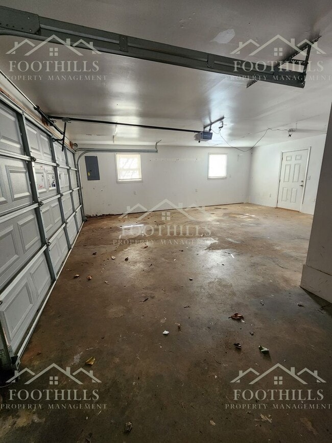 Building Photo - 1917 Inman Dr