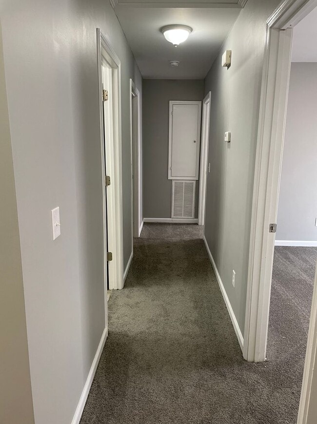 Building Photo - 3 BED, 2 BATH HOME IN SOUTHWEST SCHOOL DIS...