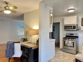 Kitchen and breakfast area - 3611 Beethoven St