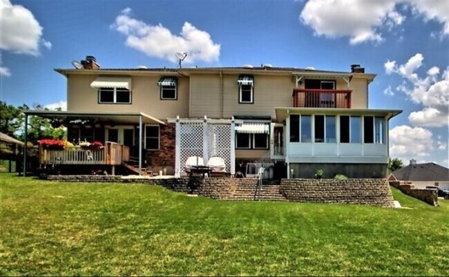 Building Photo - 8705 Township Ct
