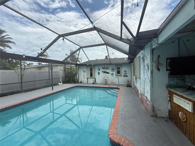 Building Photo - 1708 St Lucie Ct