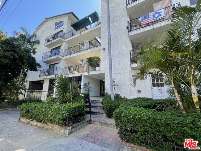 Building Photo - 1531 N Detroit St