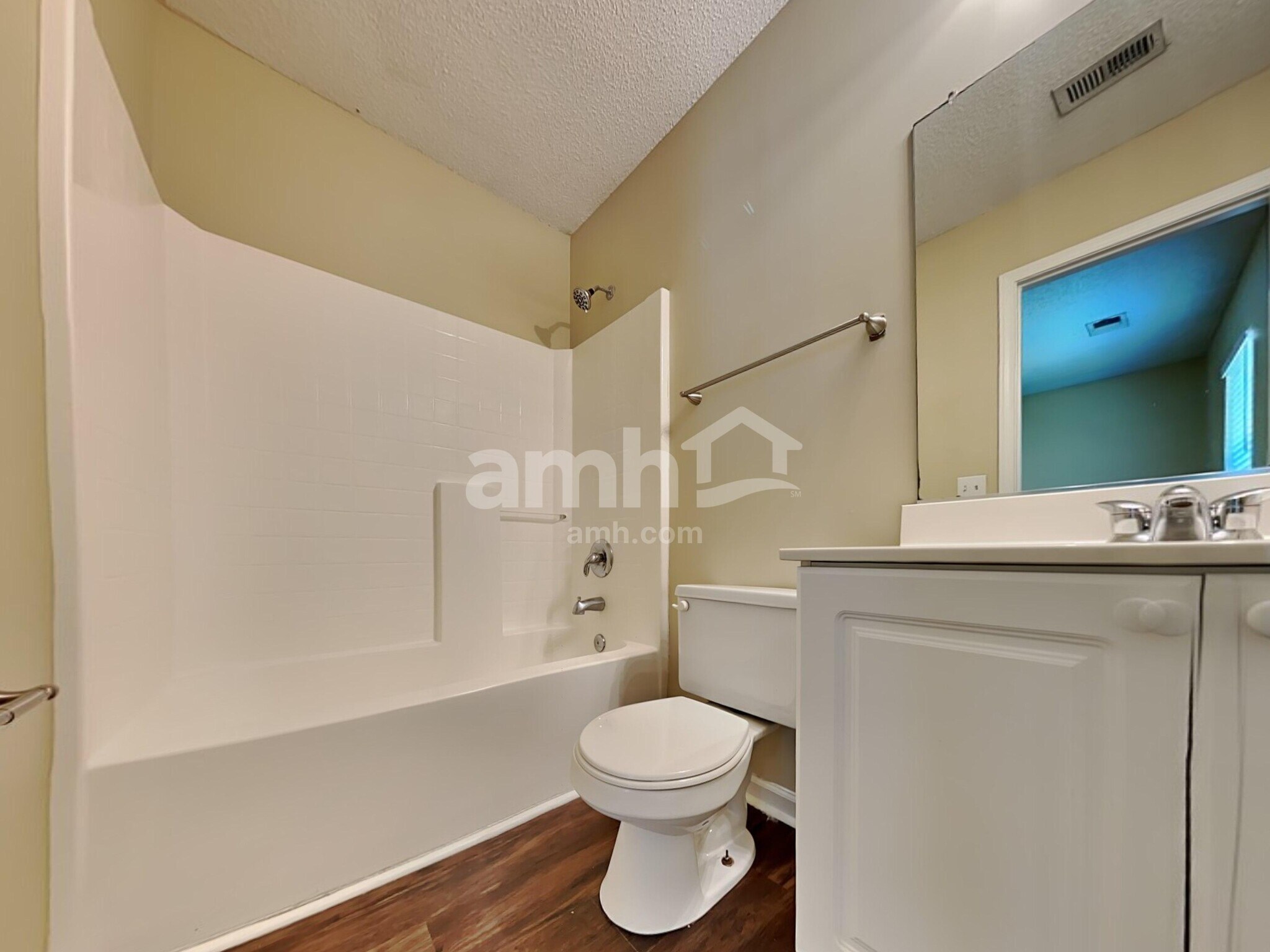 Building Photo - 3011 Maple Leaf Dr