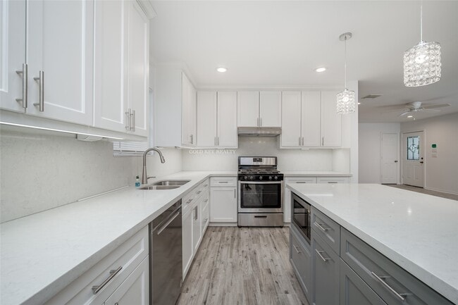 Building Photo - 218 Ishmeal St