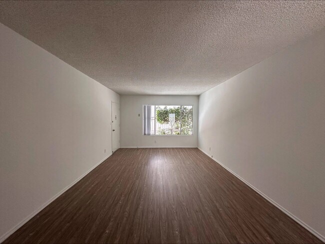 Interior Photo - 1953 Overland Avenue,