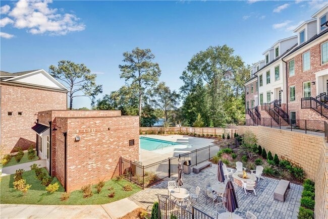 Building Photo - 501 Burton Dr