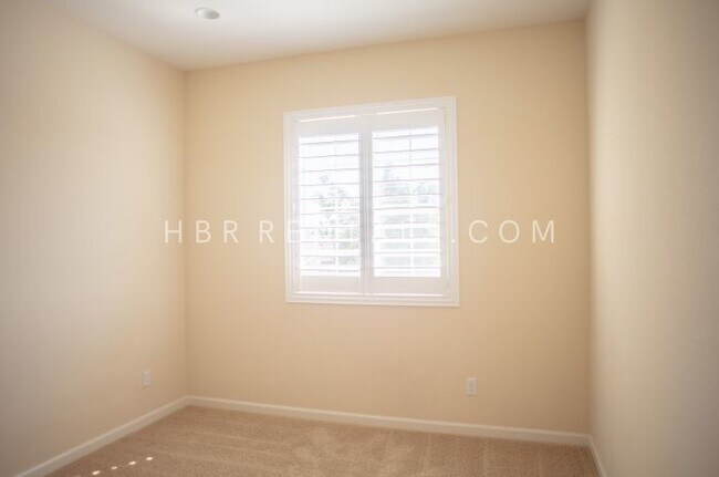 Building Photo - Questa Village - Mountain House- Spacious ...