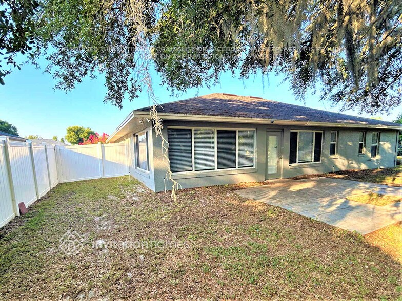 Building Photo - 3035 Weston Pl