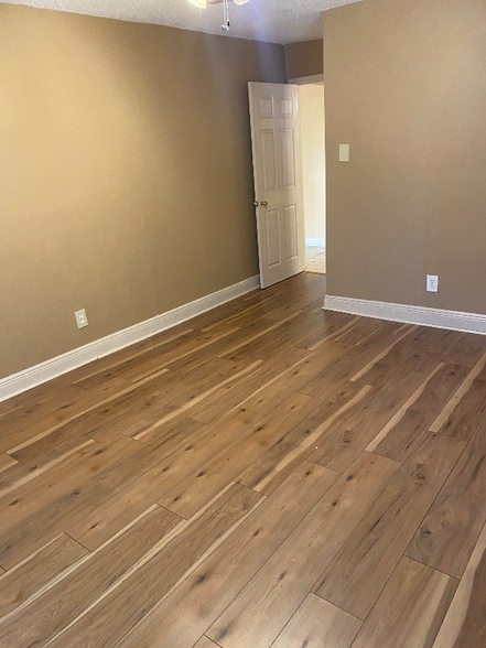 Building Photo - 6216 Mandeville St