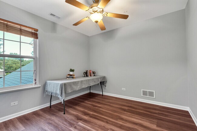 Building Photo - 2513 Simon Dr