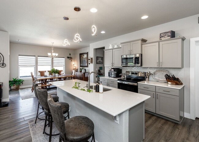 Building Photo - Luxury Ranch-Style Home for Rent | Wolf Ranch | D20 Schools | Pikes Peak Views