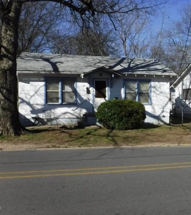 Building Photo - 204 Alcorn St