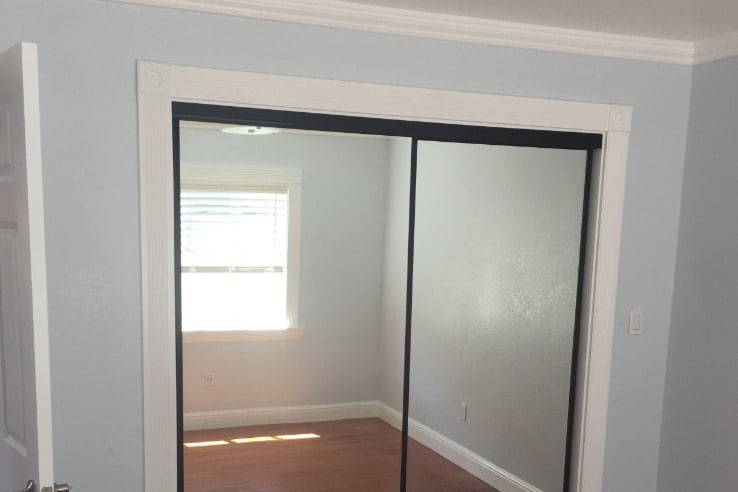 room 2 - 2110 Spaulding Ave